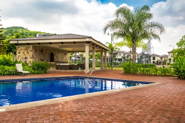 Pool Area Enlargement in Kenner